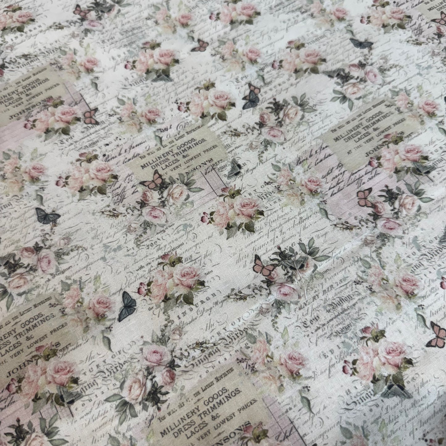 4298-41 Ecru • Parisian Snippets
Frank Garcia • Roses with Text