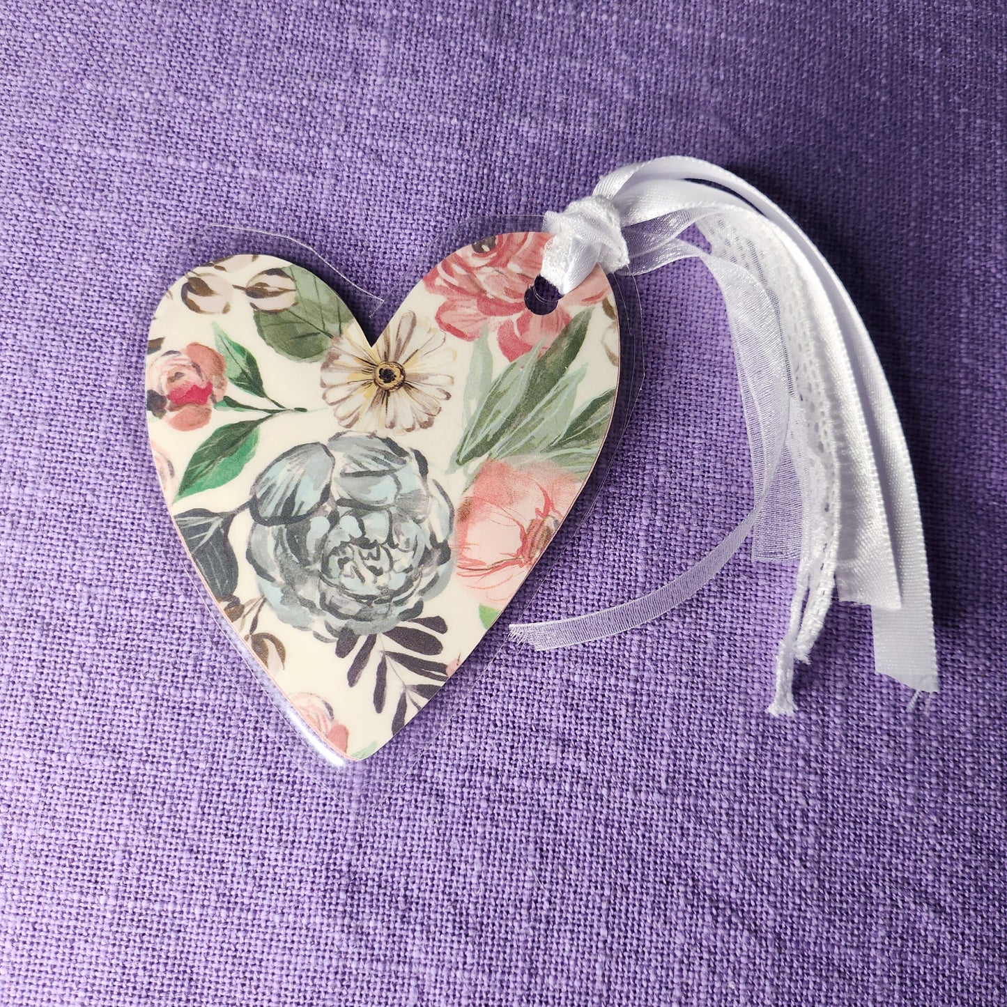 Thoughtful Heart Shaped Bookmark, Flower Heart Bookmark, Book Lover Bookmark